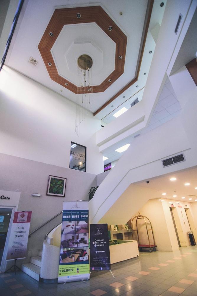 Jubilee Hotel Μπαντάρ Σερί Μπεγκαβάν Εξωτερικό φωτογραφία