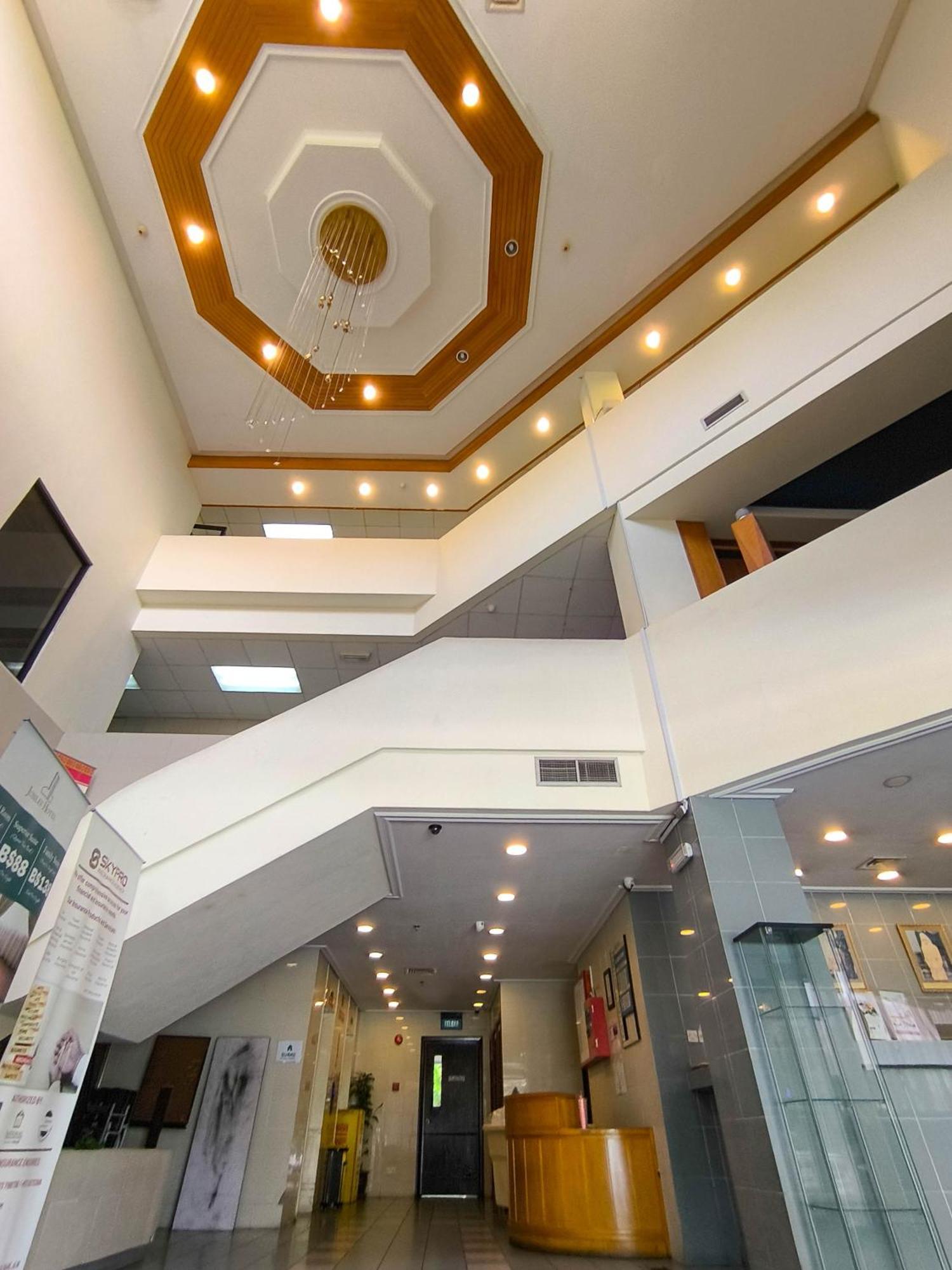Jubilee Hotel Μπαντάρ Σερί Μπεγκαβάν Εξωτερικό φωτογραφία