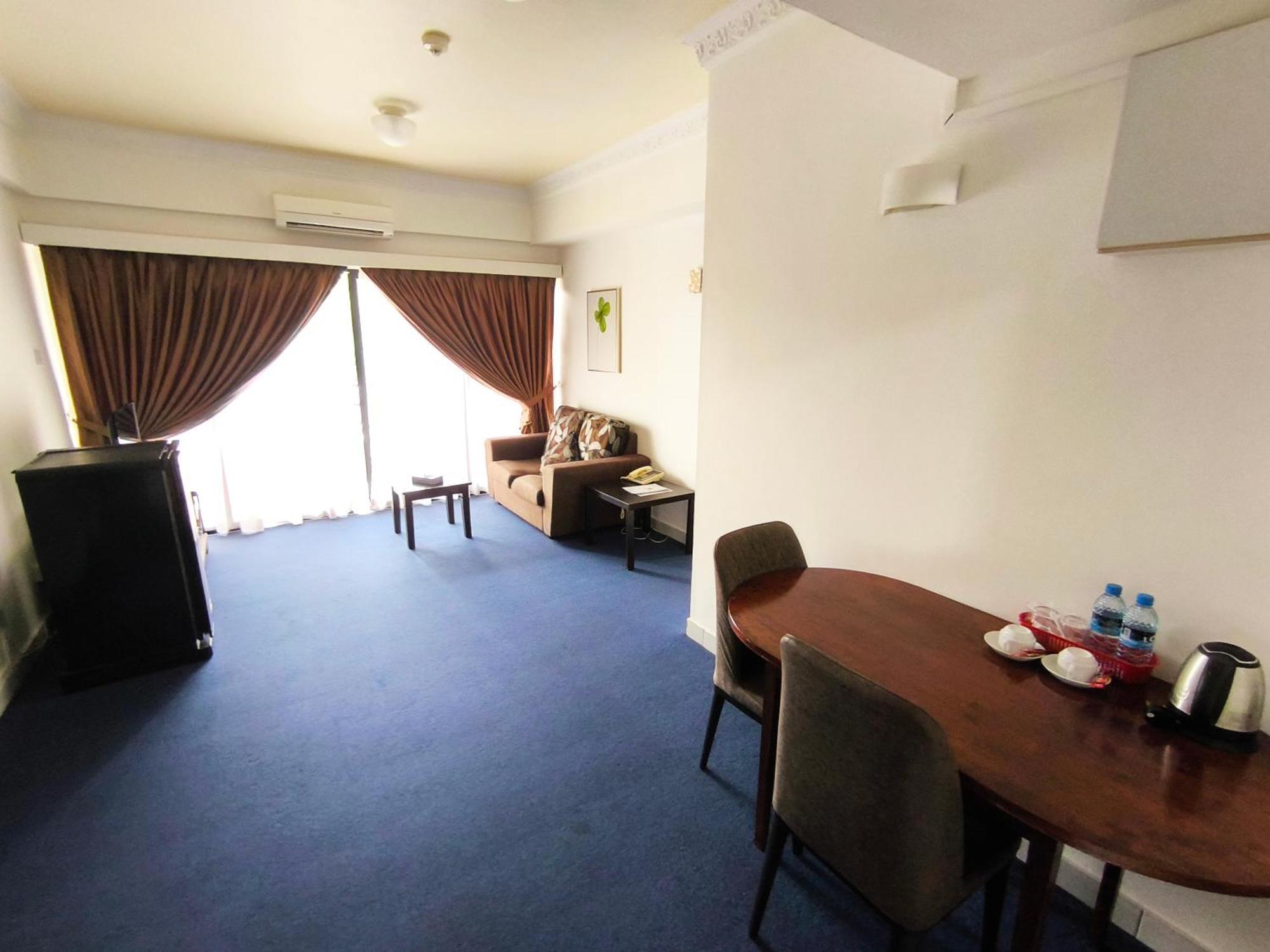 Jubilee Hotel Μπαντάρ Σερί Μπεγκαβάν Εξωτερικό φωτογραφία