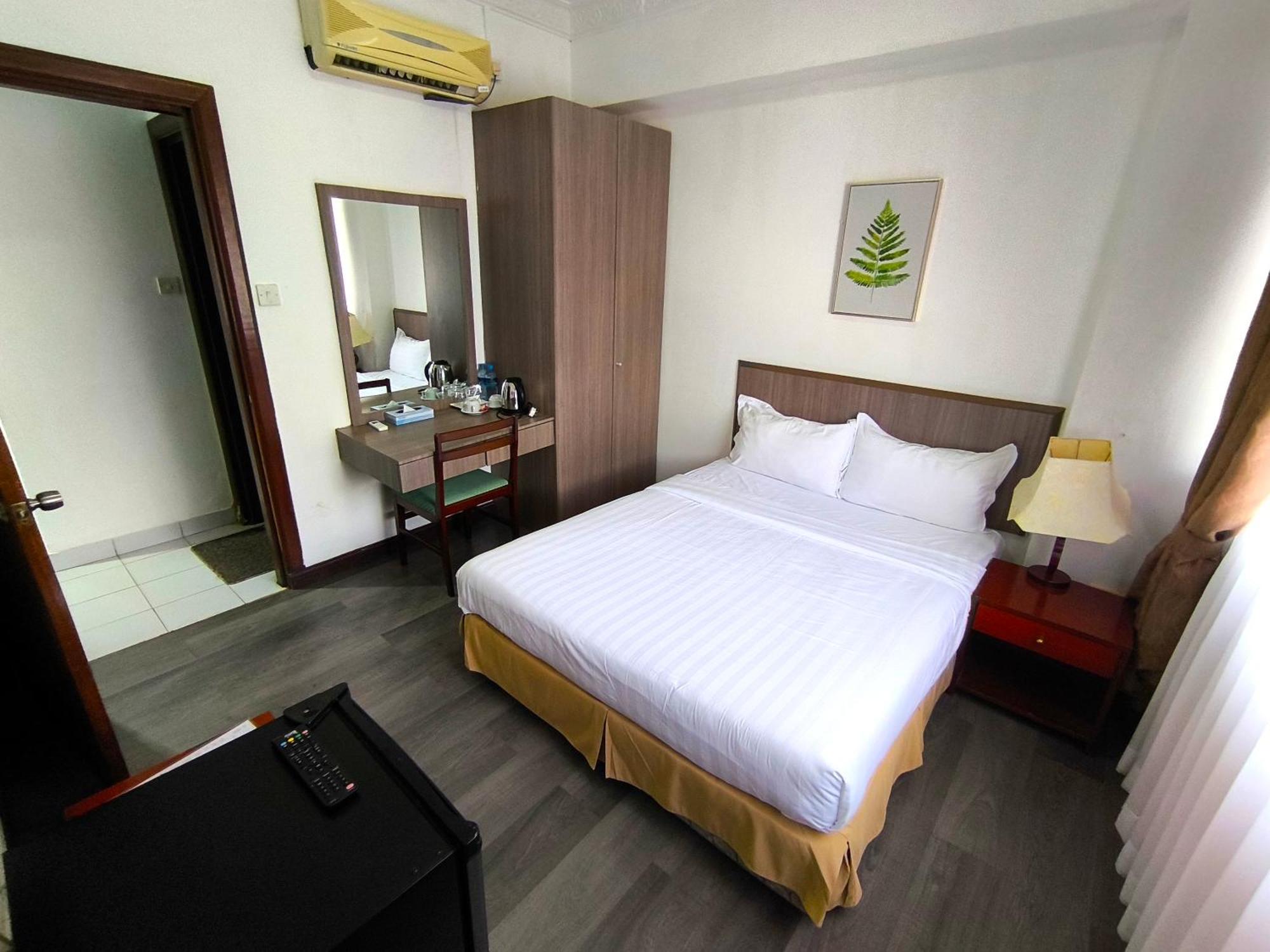 Jubilee Hotel Μπαντάρ Σερί Μπεγκαβάν Εξωτερικό φωτογραφία