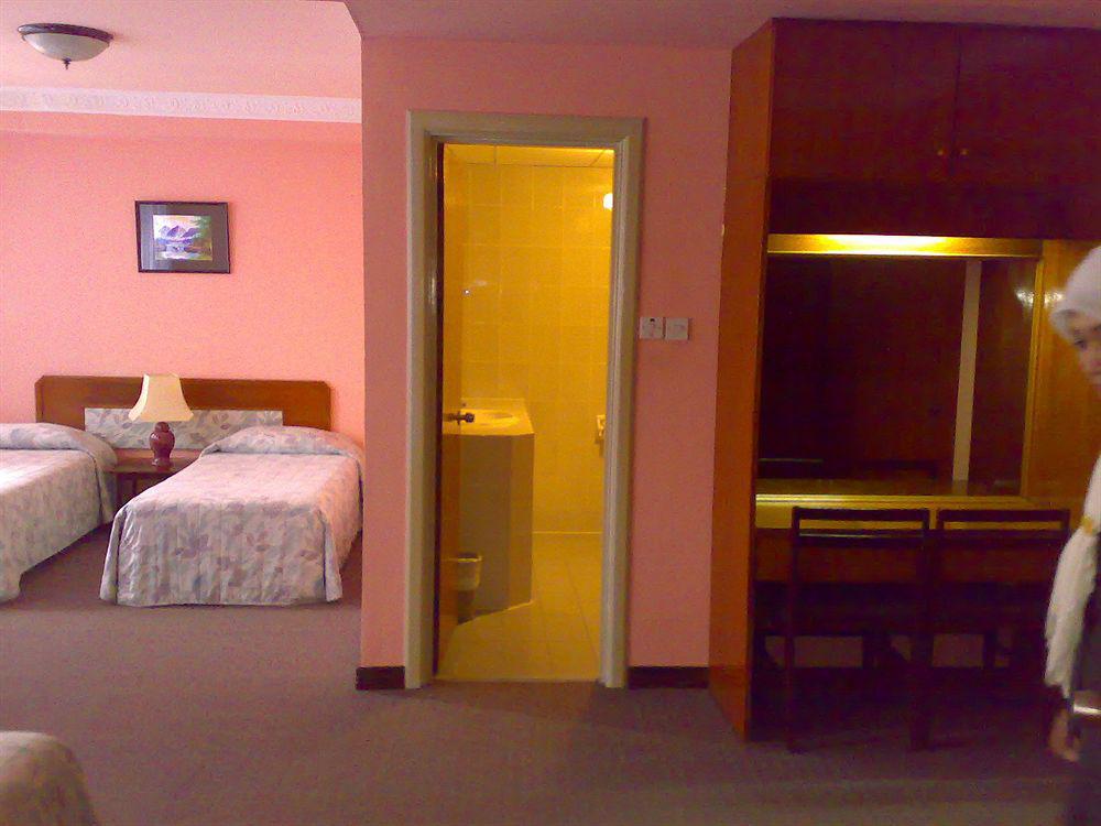 Jubilee Hotel Μπαντάρ Σερί Μπεγκαβάν Εξωτερικό φωτογραφία